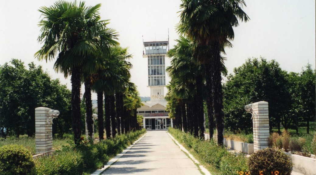 Aerostazione di Tirana nel 1994