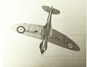 Spitfire in picchiata