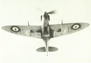 Spitfire visto da sotto