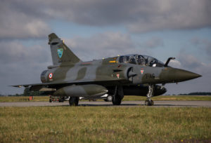 Il Mirage 2000D è il co-protagonista di questo bel romanzo